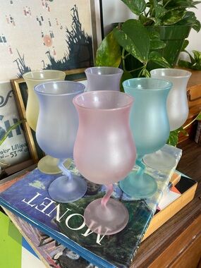 BNIB Vintage Set of 6 Libbey Watusi Frosted Pastel Wine Glasses - Multicolor